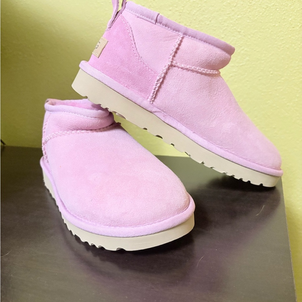 UGG Light Pink Mini NWOT